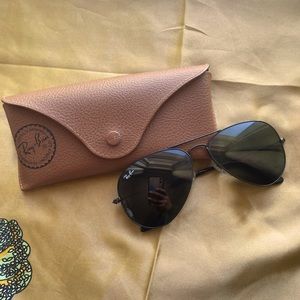 Black Ray-Ban Aviators with Case
